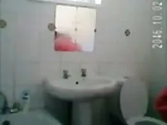 सुनहरे बालों वाली लड ...