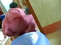 सीढ़ियों पर हॉर्नीएज ...