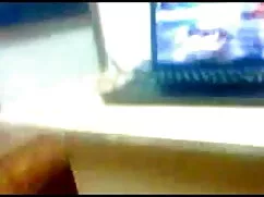 बस्टी ब्रूनेट ब्यूटी ...