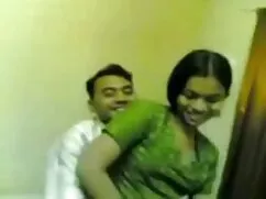 दादी फूहड़ सेक्सी फु ...