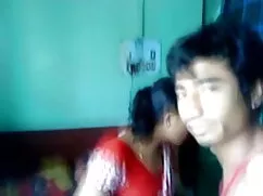 नग्न समुद्र तट पर फू ...
