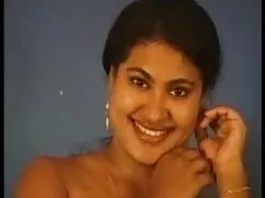 स्कूली छात्रा के रूप ...