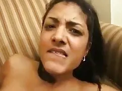 बिग Titted लैटिना एं ...