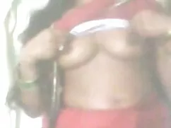 जंगल में टहलते हुए प ...