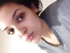 ब्रिटिश पत्नी होली व ...