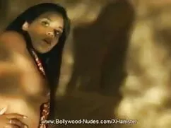 उसकी योनी को चोदने क ...