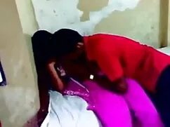बड़े स्तन लड़की ब्लू ...
