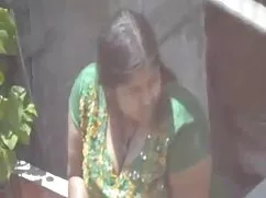 बूढ़े माँ और 2 जवान  ...