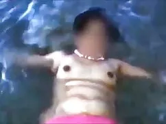 क्यूट युवा लड़कियों  ...